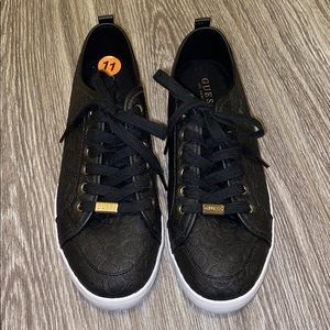 GUESS Sneakers